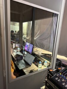 interpreter simultaneous booth